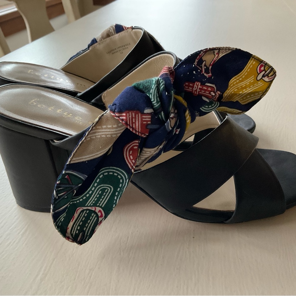 🔥(HOST PICK)🔥BETTYE MULLER ‘ARPEGE’ Leather Mule Sandals